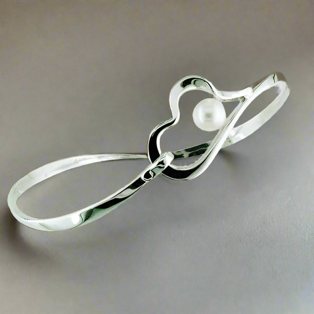 Tom Kruskal Pearl Heart Bangle